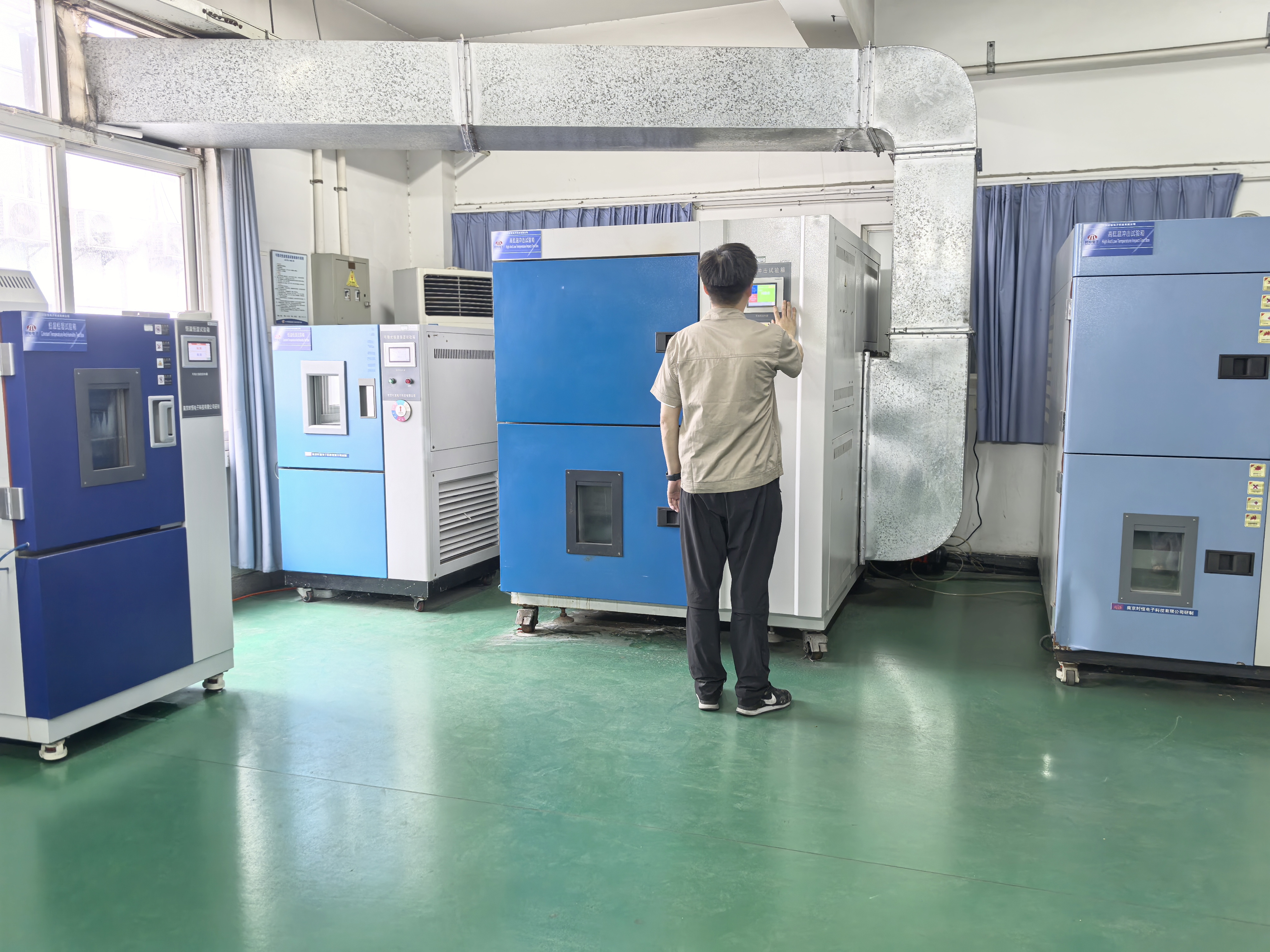 時(shí)恒電子研發(fā)實(shí)驗(yàn)室3